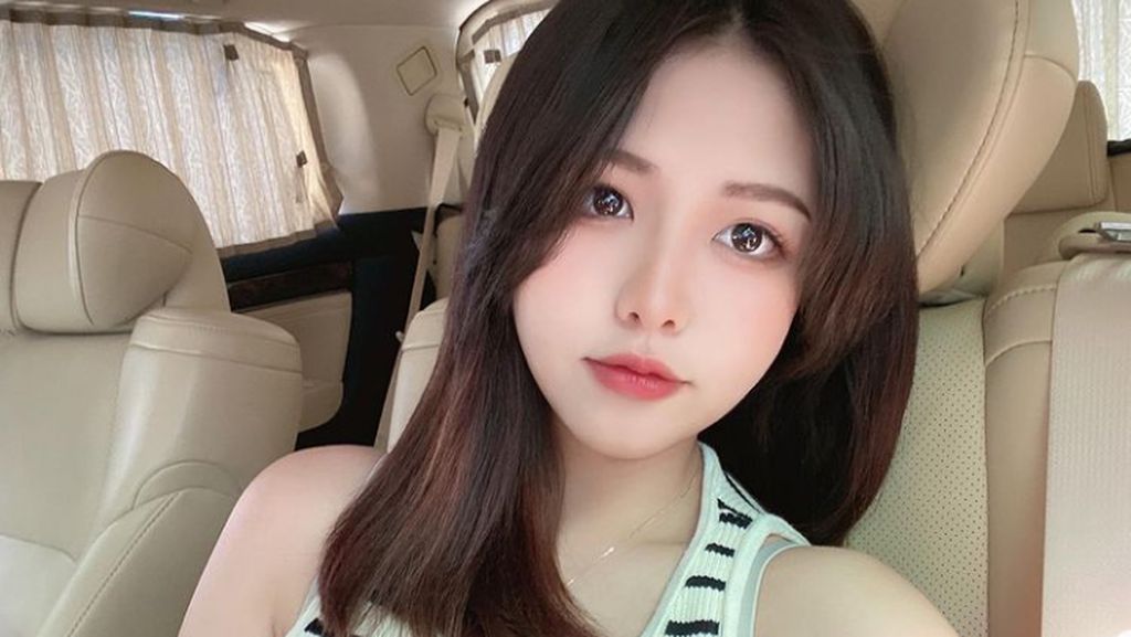 Potret Ukei Cheung, Pacar Brondong Stephen Chow